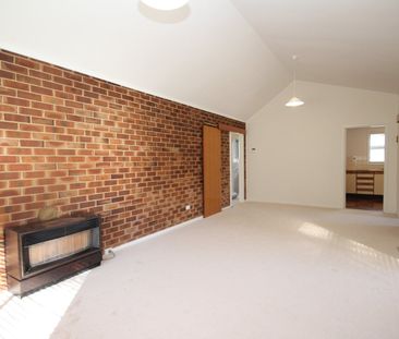 18 Feakes Place, Campbell ACT 2612 - House For Rent | Domain - Photo 3
