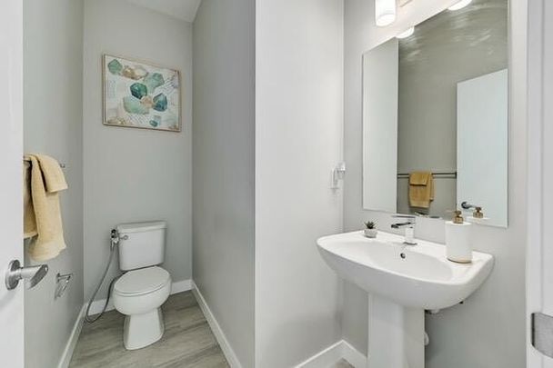 13 Homestead Boulevard Northeast, Calgary - Photo 1