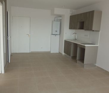 Location Appartement 2 pièces 42m² ST JEAN DE VEDAS 34430 - Photo 3