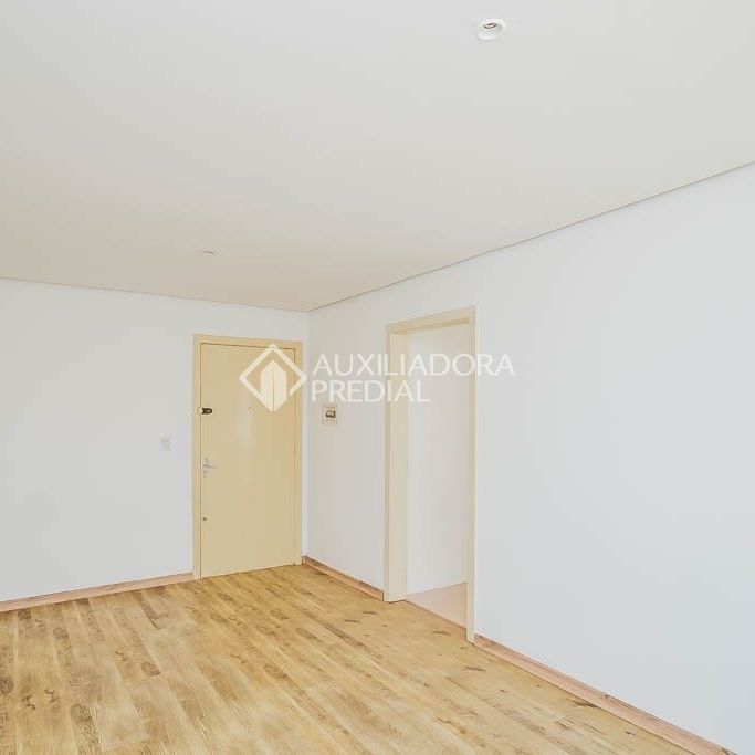 Kitnet com 1 quarto e 32m² para alugar em Camaquã, Porto Alegre. - Foto 1