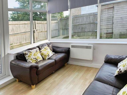 4 bedroom terraced house to rent - Photo 1