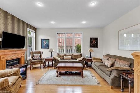 For Lease - 206 Ambleside Drive, London North, Ontario - Photo 2