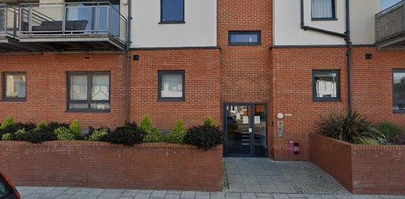 2 Bed Flat, Perth Road, IG2 - Photo 2