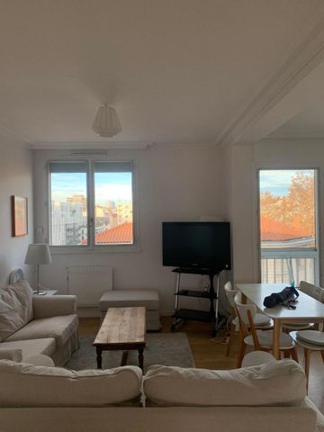 Location Appartement 3 pièces 65m² LYON 3ème - Photo 2