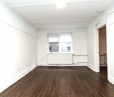 For Lease - 100 Vaughan Road Unit# 11, Toronto, Ontario - Photo 5