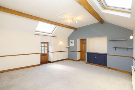 3 bedroom coach house to rent - Photo 5