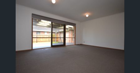 Impeccable family home in a prime location - Photo 4