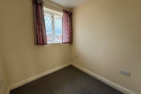 Abberley Avenue - Photo 2