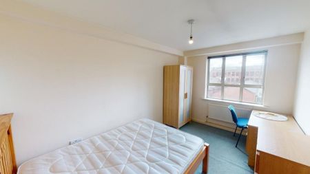 2 bedroom flat to rent - Photo 3