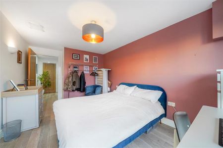 2 bedroom flat to rent - Photo 4