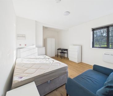 0 bedroom Studio flat to rent - Photo 2