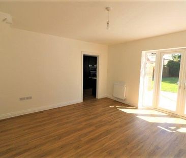 4 bedroom detached house to rent - Photo 1