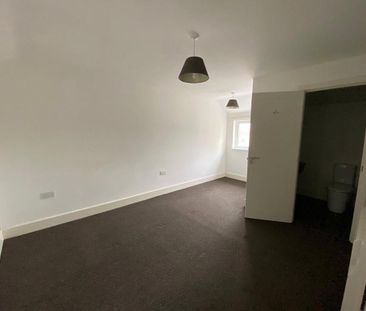 1 bedroom semi-detached house to rent - Photo 6
