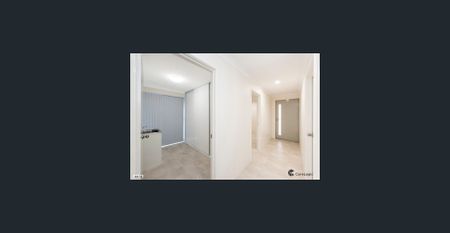 Stylish, Low-Maintenance Living in a Family-Friendly Neighbourhood - Photo 2