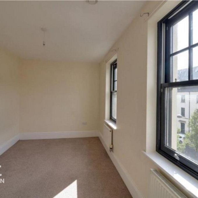 5 bedroom terraced house to rent - Photo 1