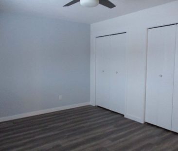 Spacious 3bed 2bath Duplex; Mission – Available April - Photo 3