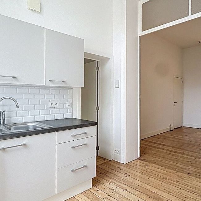 Appartement te huur in Etterbeek voor € 1.000 met 1 slaapkamer - Foto 1