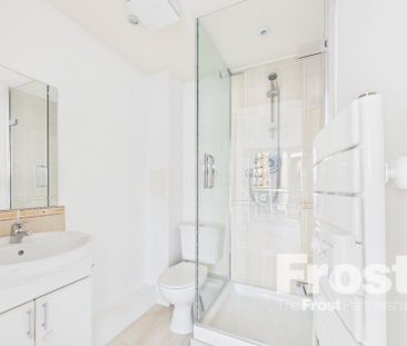 Tilley Road, Feltham,TW13 - Photo 6