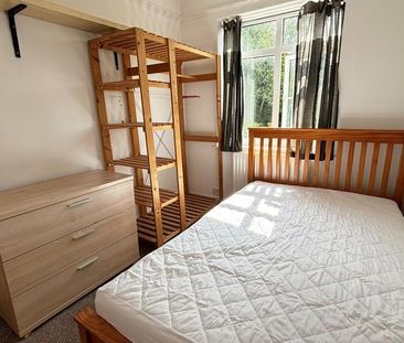 4 bedroom semi-detached house to rent - Photo 2