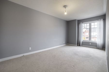 For Lease - 4 Courtland Crescent, East Gwillimbury, Ontario - Photo 5