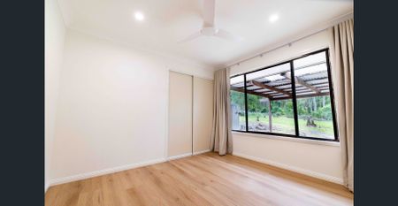 Spacious & Recently Renovated 5-Bedroom Home on acreage - Photo 4