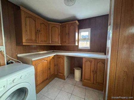 2 bedroom property to rent in Oldham - Photo 5