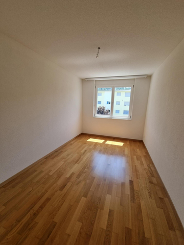 Lichtdurchflutet & gemütlich - 4.5-Zimmer-Wohnung an ruhiger Lage - Photo 2