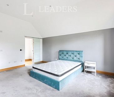 4 bedroom house to rent Cowfold Road, Bolney, Haywards Heath, RH17 - Photo 6