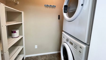 2 Bed Condo For Rent In Legacy. Undgr. Parking. Heat & Water Included - Photo 4