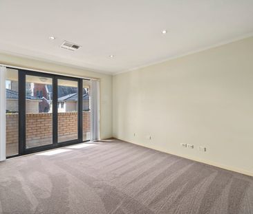 PLEASE DO NOT ATTEND THE PROPERTY BOOK YOUR ONLINE VIDEO TOUR – SEE... - Photo 1