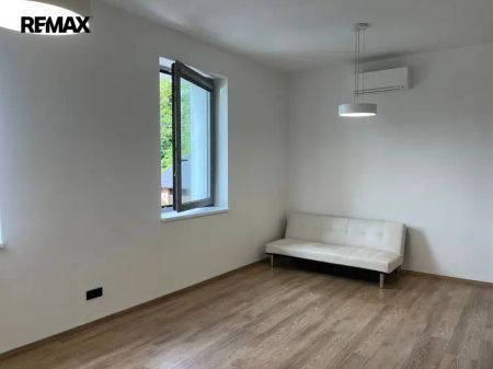 Pronájem krásného bytu 1+kk 34 m - Fotografie 5