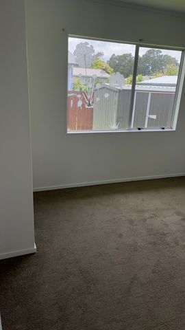 Three bedroom home - Photo 3