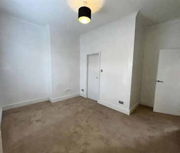 2 bedroom end of terrace house to rent - Photo 2