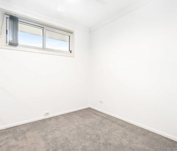 Modern Family Home in a Sought-After Gymea Location - Photo 4