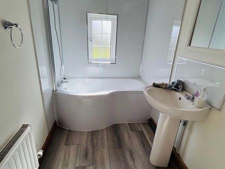 2 bedroom terraced house to rent - Photo 5