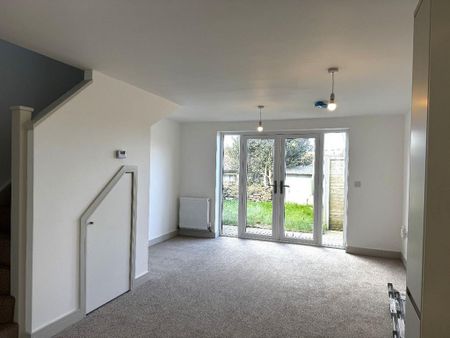 2 bedroom terraced house to rent - Photo 4