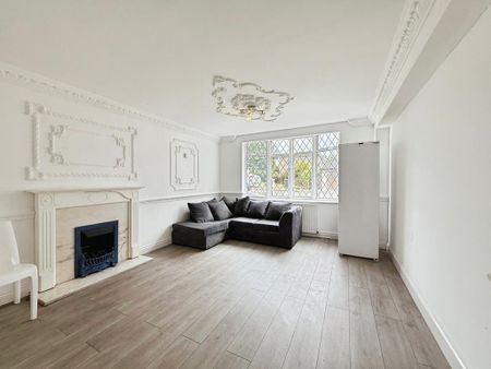 4 bedroom semi-detached house to rent - Photo 2