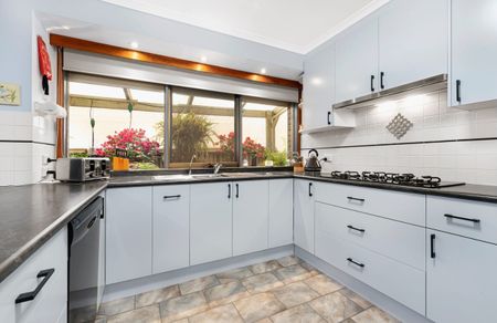 Elite Location - Ideal Family Home **APPLY FOR THIS PROPERTY NOW** - Photo 3