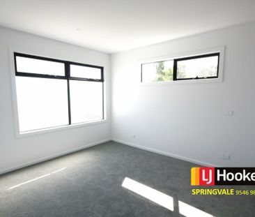 BRAND NEW TOWNHOUSE - Photo 5