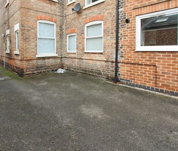 Flat to rent on - Photo 1