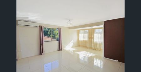 Fantastic Family Home - Photo 2