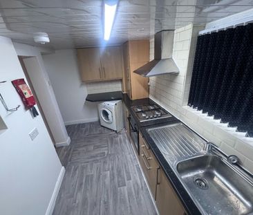 9 West View Terrace, PRESTON PR1 8UA - Photo 2