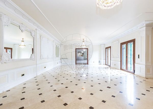 Apartamento T5 em Lisboa