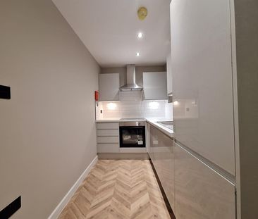 Spur Road, London N15 - Photo 2