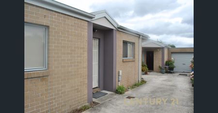 Modern Two-Bedroom Townhouse - Photo 4