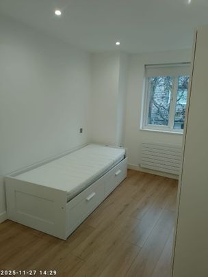 Room in a Shared House, Church Road, CR4 - Photo 1