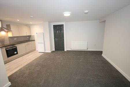 2 bedroom ground floor flat to rent - Photo 4