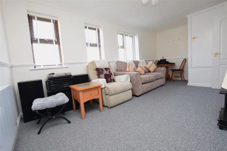 1 bedroom maisonette to rent - Photo 2