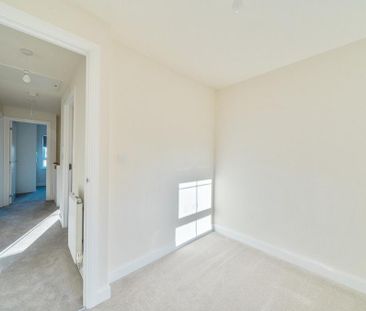 4 bedroom detached house to rent - Photo 1