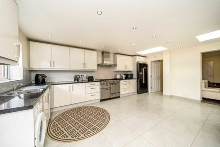 Uneeda Drive, Greenford, UB6 - Photo 4